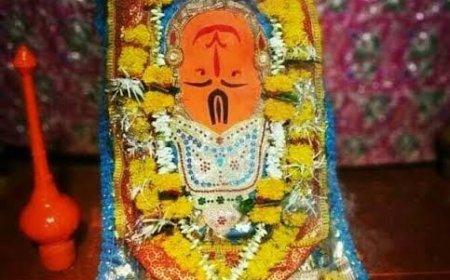 दुनिया का अनोखा मंदिर जहां सिर के बल खड़े हैं हनुमान जी, पांच मंगलवार दर्शन करने से सभी कष्ट हो जाते हैं दूर