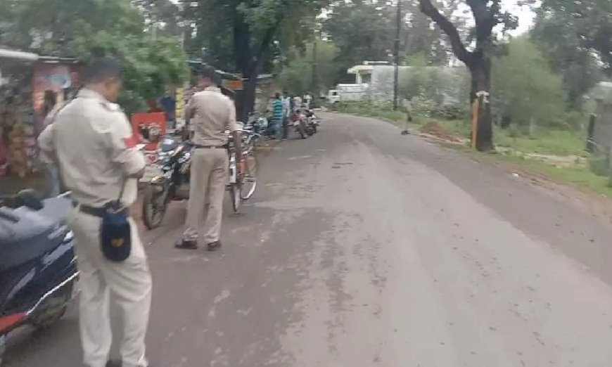 आदिवासी शोषण के लगातार बढ़ रहे मामले: कहीं जमीनों पर भू-माफिया कर रहे जबरन कब्जा, कहीं दहशतगर्दाें के चलते नाबालिग छात्रा नहीं जा रही स्कूल