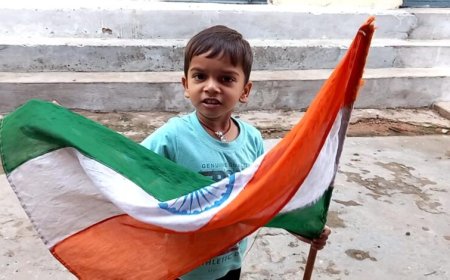 मोदी के हर घर तिरंगा अभियान से प्रेरित हुए तीन साल का मनु चौरसिया “सरकार”