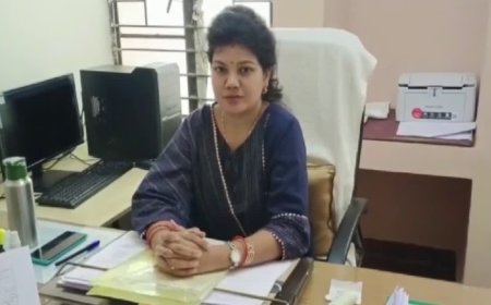 महिला आबकारी अधिकारी 1 लाख 20 हजार की रिश्वत लेते गिरफ्तार