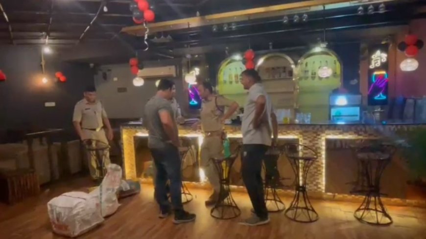 हुक्का बार में पुलिस का छापा: कैफे की आड़ में चल रहा था नशे का अवैध कारोबार, नाबालिग भी उड़ा रहे थे धुआं