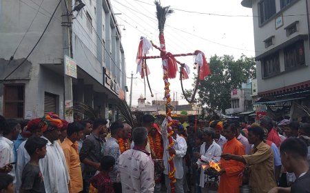 कहार समाज ने निकाला शक्तिपीठ मां कालिका माता का नेजा