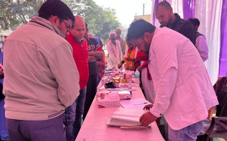 आज मुख्य चिकित्सा एवं स्वास्थ्य अधिकारी शाहपुरा द्वारा जहाजपुर ब्लॉक के ग्राम पंचायत बावड़ी में विकसित भारत संकल्प यात्रा के तहत आयोजित कैम्प की विजिट